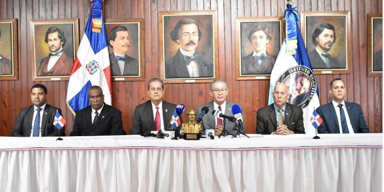 Instituto Duartiano rechaza uso de aeropuertos por naves extranjeras