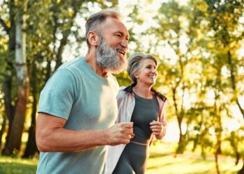 Científicos aseguran haber creado una vacuna antienvejecimiento que duplica la esperanza de vida