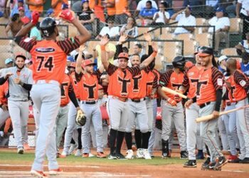 Eloy la saca, Brooks domina y Toros superan al Licey