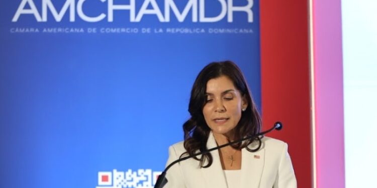 Embajadora de los EE. UU. resalta seguridad, fortaleza y prosperidad compartidas con RD