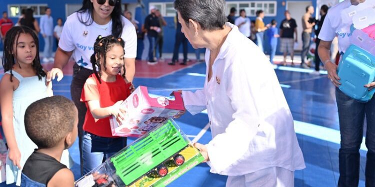 Voluntariado Banreservas celebra la Navidad con entrega de juguetes