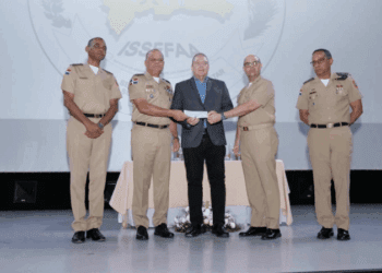 Ministerio de Defensa inicia entrega de “Cheque Sueldo por Año” a militares retirados recientemente