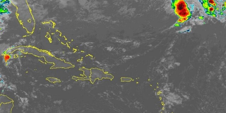 Escasas lluvias este jueves, oleaje peligroso en la costa norte