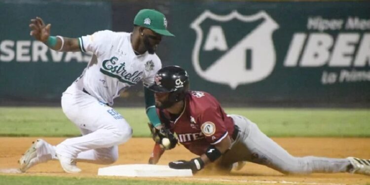 Gigantes amplían su racha ganadora a cuatro al vencer a Estrellas 8-7 en 10 entradas