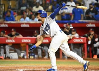 Mejía remolca cuatro; Núñez hace historia en victoria del Licey