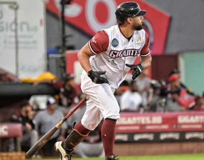 Gigantes barren a Toros en su doble cartelera y complican mucho más la clasificación