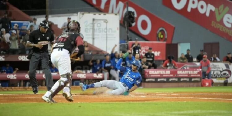 Luis García empuja dos y Gigantes quiebran empate con Licey al vencerlos 4-2