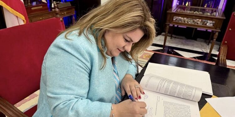 Gobernadora concede libre a empleados públicos el 2 y 5 de enero