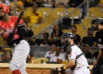Águilas superan a Leones en Santiago