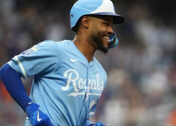 Extensión de cinco años para Maikel García en K.C. (fuente)