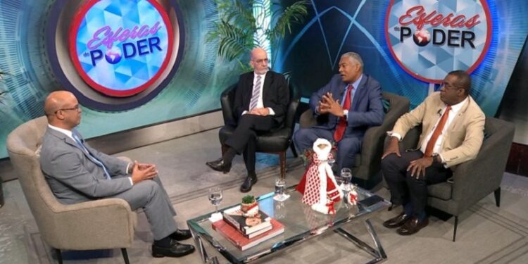 Reverendo Lacen, economista Ciriaco y politólogo Pou plantean mejoría económica debe manifestarse en la población