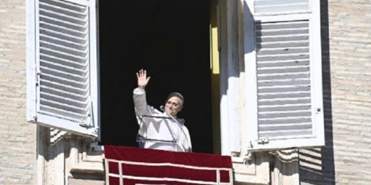 León XIV: Que los espejismos del poder y el éxito no sofoquen a las familias cristianas