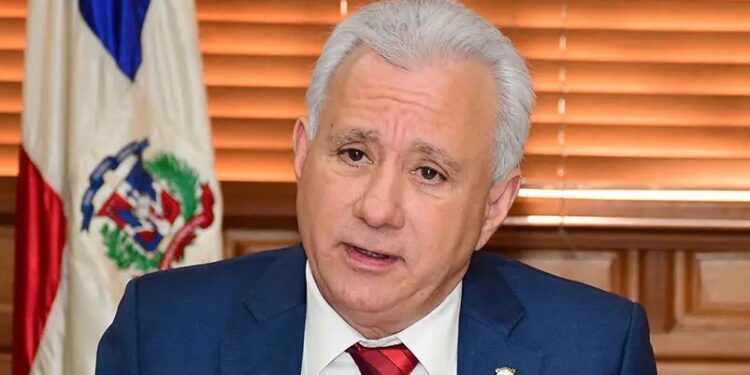 Senador Antonio Taveras exige prisión para todos los culpables de fraude en el SeNaSa