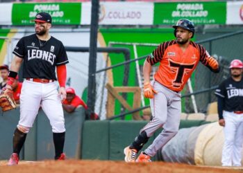 Toros caen en apretado partido de extra innings ante Leones