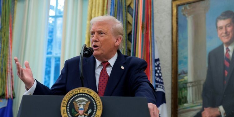 Trump: «Venezuela está completamente rodeada por la Armada más grande jamás reunida en la historia de Sudamérica»