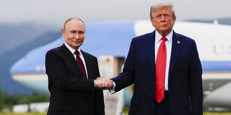 Trump mantiene «buena y muy productiva» llamada con Putin antes de reunirse con Zelenski