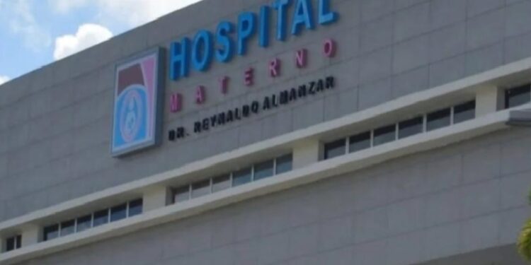 Hospital Materno Dr. Reynaldo Almánzar recibió el primer bebé del 2026