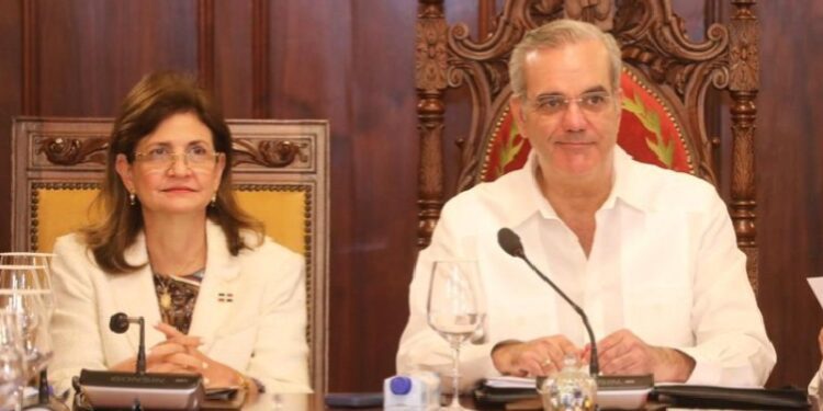 Presidente Abinader encabeza Consejo de Ministros extendido 