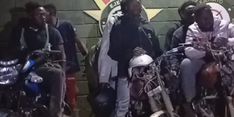 Ejército detiene 18 haitianos en Santiago Rodríguez