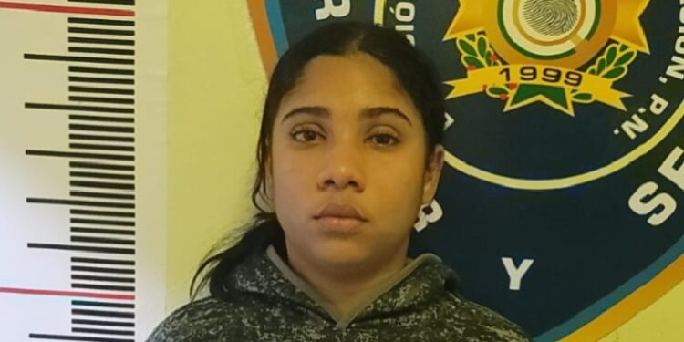 Se entrega mujer acusada de muerte de hermana adolescente en San Francisco