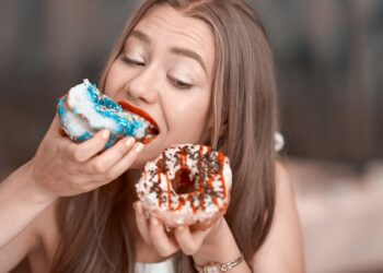 Estos son los alimentos que las mujeres mayores de 50 años deberían evitar