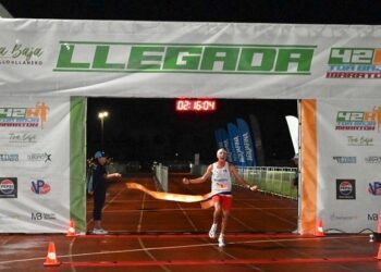 Dominicano Álvaro Abreu revalida título del Toa Baja Maratón 2026