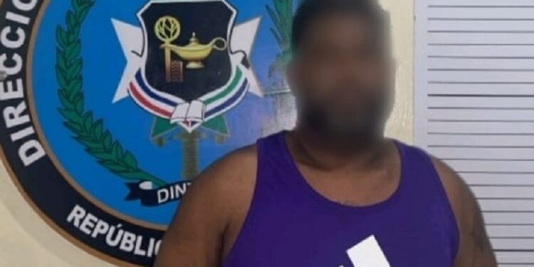 Policía apresa en Moca a dos hombres acusados de incesto, agresión sexual y abuso psicológico