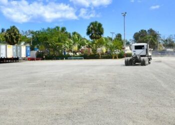 Fallece el conductor de un camión tras caer al río Ozama