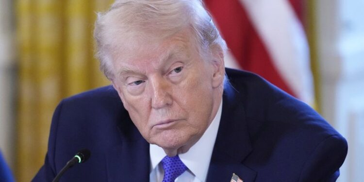 Reportan que Trump atrasa el ataque a Irán por esta razón