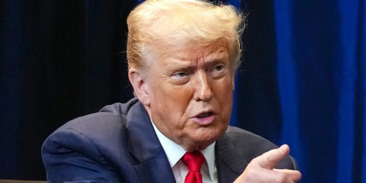 Trump amenaza con un nuevo arancel a los países que «no estén de acuerdo» con él sobre Groenlandia