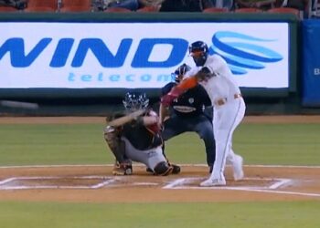 Eloy Jiménez llega a un acuerdo de liga menor con Azulejos (informes)