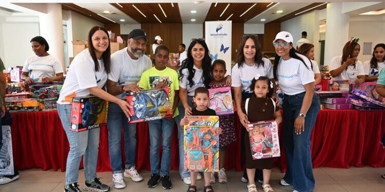 Voluntariado Banreservas llena de alegría el Día de Reyes