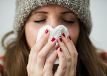 ¡No es el frío!: El verdadero culpable de las enfermedades invernales queda al descubierto