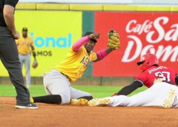 Águilas vencen a Leones, que esperan por rival en la final
