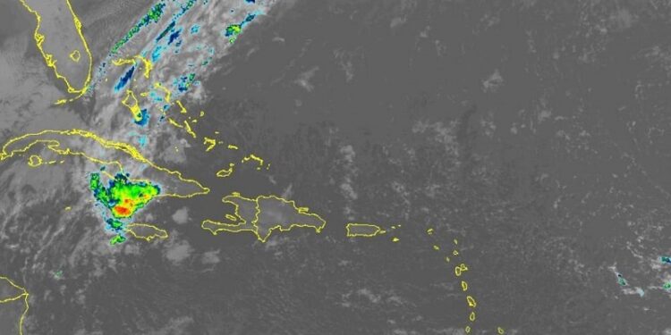 Lluvias aisladas y oleaje anormal en ambas costas