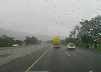 Ambiente mayormente soleado sobre gran parte del país con chubascos dispersos