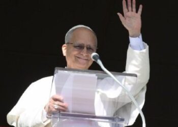El Papa: Cada momento es tiempo de Dios. Salir de la indecisión y confiar