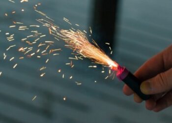 Amputan mano a menor herido con pirotecnia