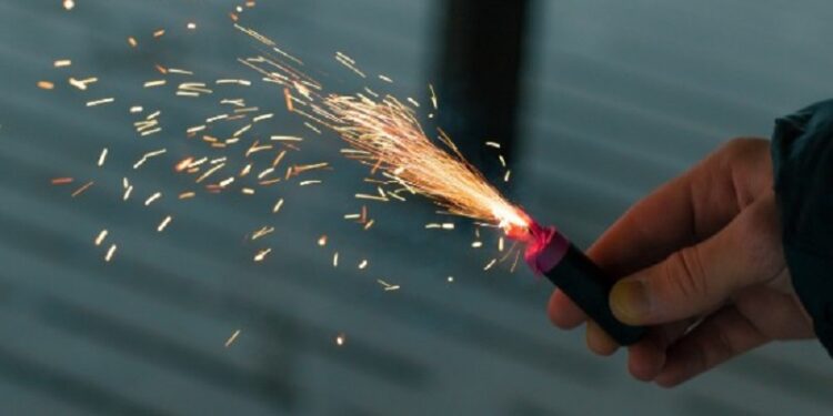 Amputan mano a menor herido con pirotecnia