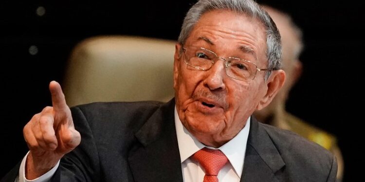 Raúl Castro presente en el homenaje a los combatientes cubanos asesinados por EE.UU. en Caracas