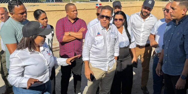 Gobierno acelera construcción de 18 proyectos escolares en Bahoruco