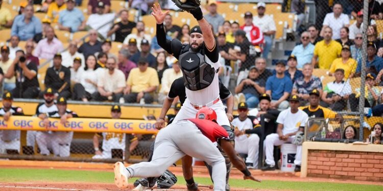 Águilas Cibaeñas pierden polémico juego ante los Leones