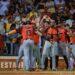 Toros blanquean a las Águilas y quedan solos en segundo lugar