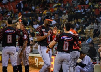 Toros ganan su 4º consecutivo con paliza a las Águilas y se afianzan en 1º