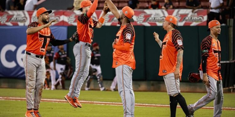 Toros se imponen a Gigantes guiados por Eloy y pitcheo clutch