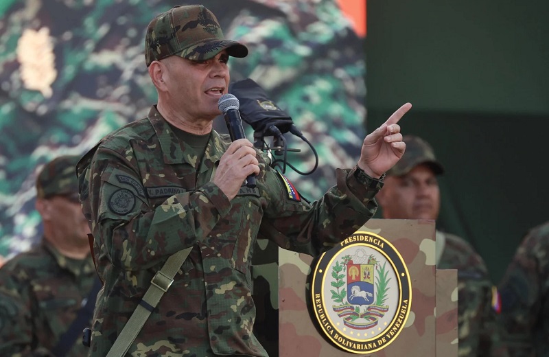 Ministro de Defensa de Venezuela condena bombardeos de EE.UU. y activa capacidades totales