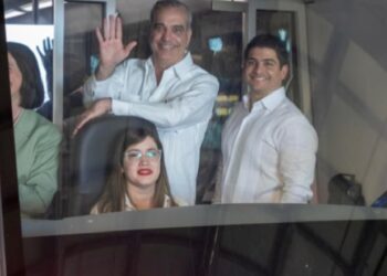 Presidente pone en marcha Línea 2C del Metro de Santo Domingo 