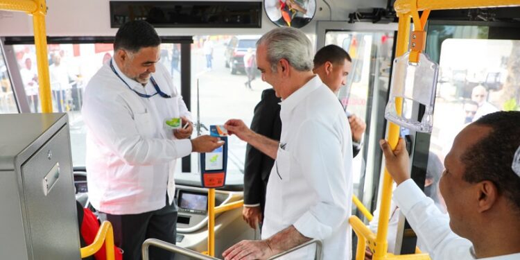 Presidente Abinader pone en marcha el corredor Independencia