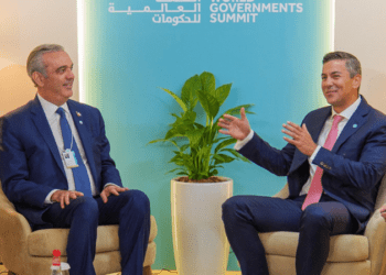 Presidente Abinader promueve uso de hub logístico dominicano