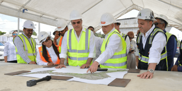 Presidente Abinader supervisa avances en la circunvalación de Navarrete